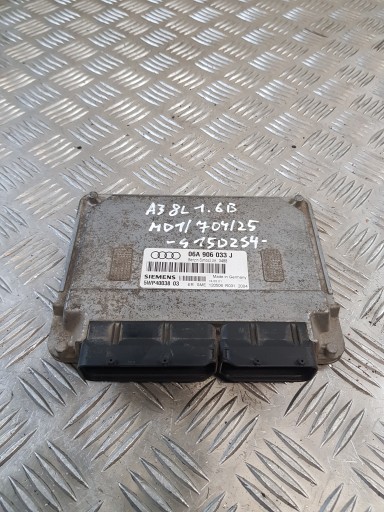 control unit of the engine 06A906033J 5WP4003803 AUDI A3 8L 1.6B EUROPA