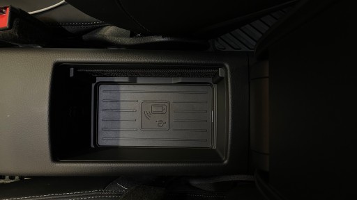 Індукційний зарядний пристрій Qi Audi A3 (8V)