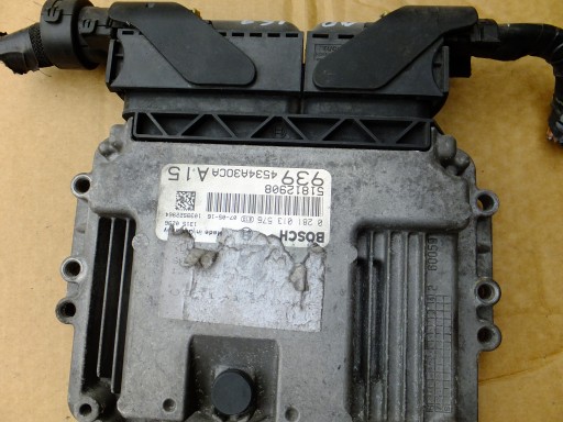 control unit of the engine alfa romeo 159 1,9 jtd 51812908 0281013576