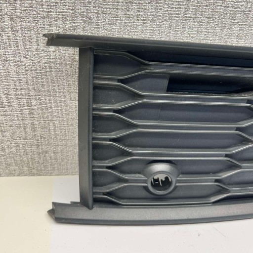 AUDI A6 C8 grille of a bumper grid black left 4K0807151A