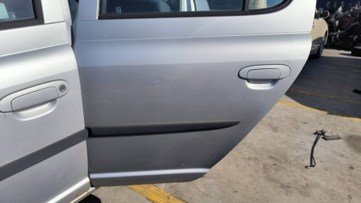 dveře levé záď 199 TOYOTA YARIS a