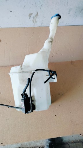 washer fluid tank HYUNDAI I20 and 98610-1J000 98610-1J100