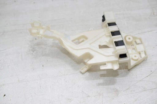 Alfa Romeo Giulia 2021 rear part side right holder