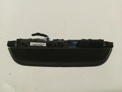 BMW G20 330e TRZECIE light STOP 7420460