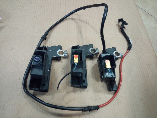 8J0915459 - Плюсова клема, картридж audi vw 4f0915519 ориг.*