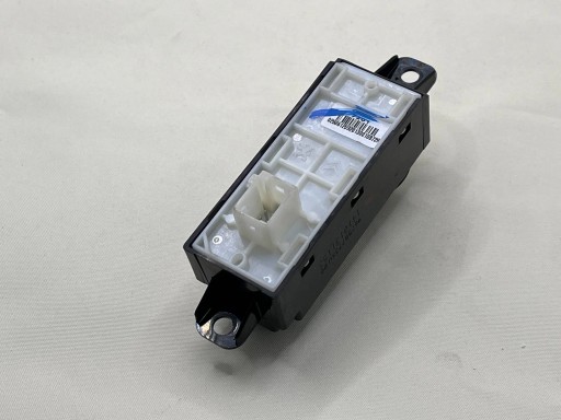 Wielofunkcyjny kontroler Peugeot 208 e 96758773XU !J