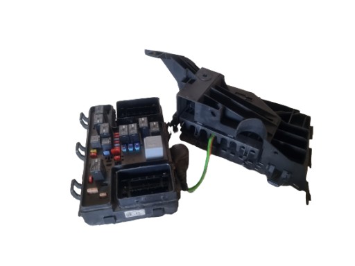 F2GT14A067EC, F2GT14A067EC - Ford galaxy mk4 2.0 tdci блок предохранителей