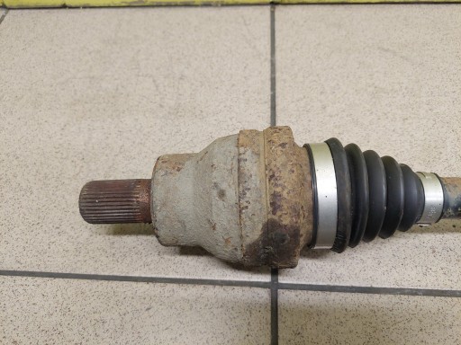 VOLVO XC70 2.4 D semi-axis NAPEDOWA right rear part P30735647