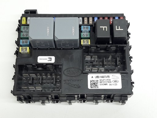 Блок запобіжників Land Rover Jaguar L8B2-14A073-FB