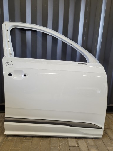 Audi q7 4m0 4m0831052 очень красивая передняя правая дверь