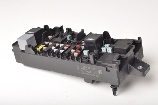 Блок предохранителей land rover discovery l462 3.0 my42-14a073-ba 21r