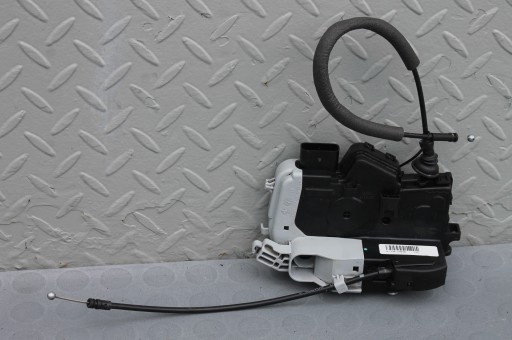 ЗАМОК ДВЕРИ ПРАВЫЙ ПЕРЕДНИЙ 81320-1P040 KIA VENGA