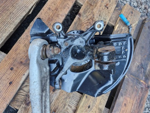BMW E46 COUPE Achsschenkel Radnabe Radlager links M54 B30