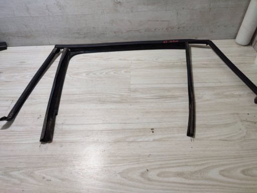 Skoda Scala 2020 rear part side left moulding / gasket windows door tylnych