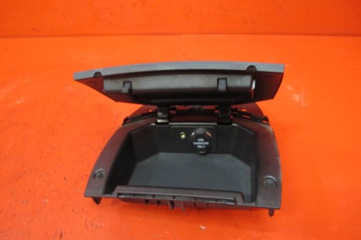 FORD TOURNEO COURIER 14- passenger compartment upper of the dashboard KOKPITU PORT USB AUX
