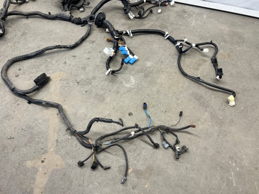Nissan Note II E12 1.5 dCi bundle wiring komory of the engine puszka cover