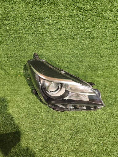 REFLEKTOR right front TOYOTA YARIS III 14- lens NR.1024