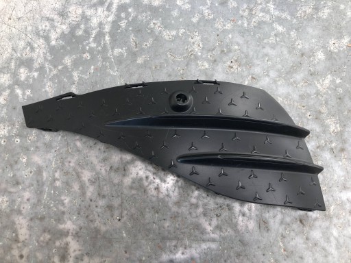 grid of a bumper left front MERCEDES W236 C236 AMG A2368853102
