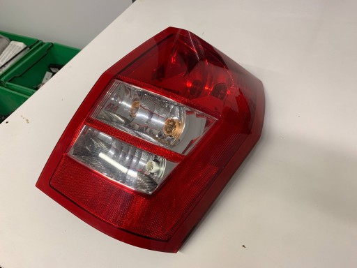 04805966AH - Chrysler 300c универсал, фонарь задний правый, красивый и плотный