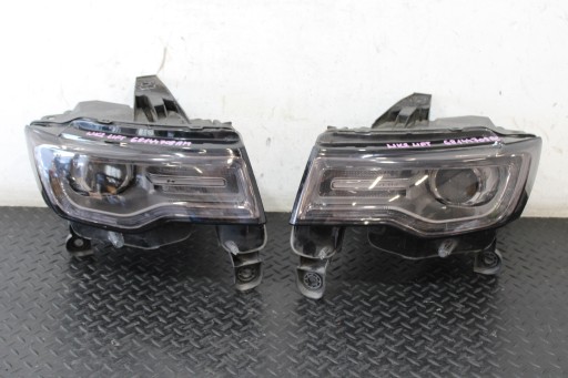 lights front XENON JEEP GRAND CHEROKEE WK2 LIFT 68144708AE 68144709AE