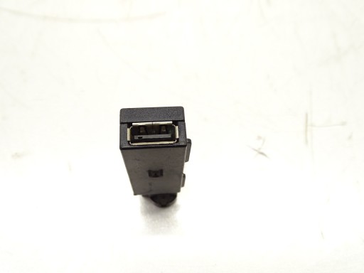 PANEL adapter PORT USB WEJSCIE WYJSCIE VW PASSAT B8 5Q0035726J