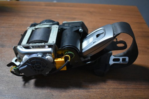 A2228604600 - ПРЕДНАТЯЖИТЕЛЬ РЕМНЯ ПЕРЕДНИЙ ПРАВЫЙ MERCEDES W222 1