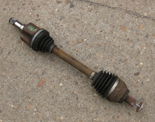 VOLVO V70 2.0 D 09R semi-axis front left front short.