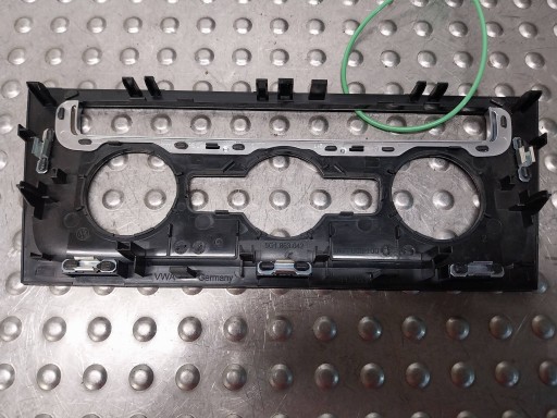 PANEL frame of the dashboard consoles 5G1863042 5G1863100 VW GOLF VII