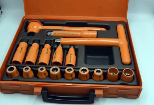 НАБОР ПРОФЕССИОНАЛЬНЫХ КЛЮЧЕЙ FALCOM S.401 AVSE