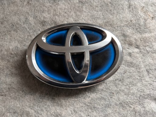 ЕМБЛЕМА ЗНАЧКА TOYOTA 75310-33010
