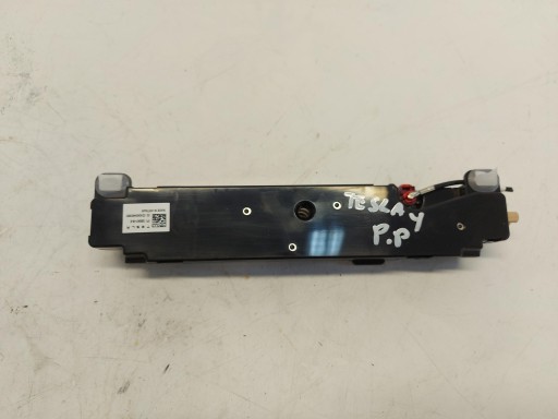 TESLA MODEL Y 2024r zesilovač anténa BLUETOOTH 1585601-00-E
