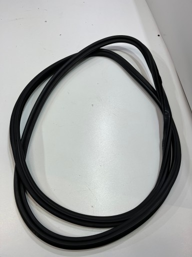 68475634065315,123 - Ущільнення дверей лівий передній AUDI A8 D4 4H0831721C