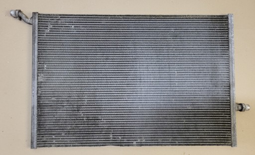Radiatore / Raffreddatore NISKOTEMPERATUROWA Dell’aria dell’aria MERCEDES C W205 OE