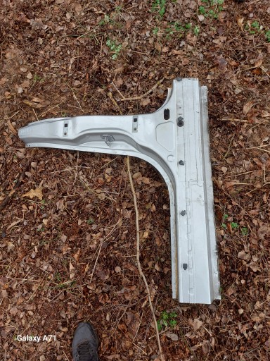 Левый порог стойки Ford Focus Mk3 lift