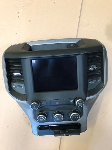 68429169AD - Dodge ram 2500 радіо lcd монітор навігація 2022р