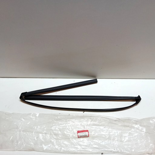 72235-TEA-T02 - HONDA CIVIC X 2017- УЩІЛЬНЕННЯ, НАПРАВЛЯЮЧА ВІКНА, ПЕРЕДНЯ ПРАВА НОВЕ