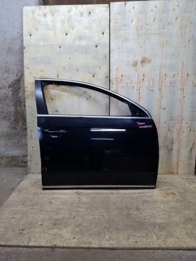 dveře předek pravá strana Volkswagen Passat B7 2011