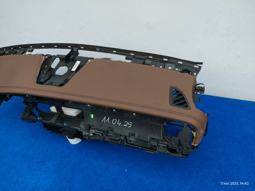 console dashboard instrument panel cockpit leather MERCEDES X-KLASA W470 110425