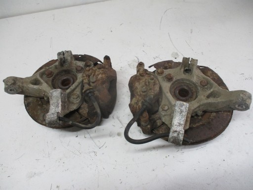 Поворотний кулак передній opel zafira c