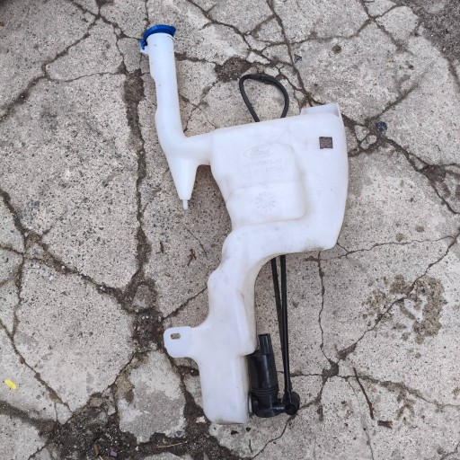 washer fluid tank Ford Fiesta MK7 LIFT 2016