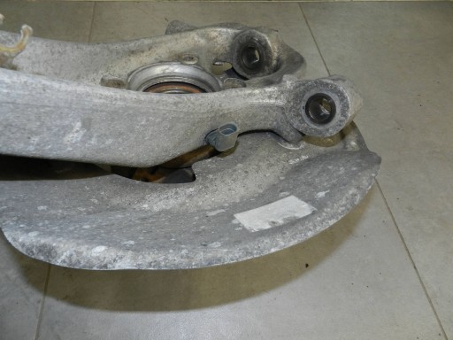 Volkswagen Touareg II moyeau gauche avant avant 7P0407245B