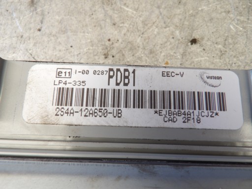 Ford Focus and computer, control unit 1,6B 2S4A-12A650-UB PDB1 LP4-335 EEC-V