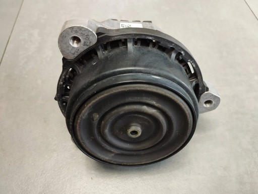 BMW 7 G11 G12 750i engine mount left 6860453