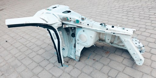 left quarter front placement fartuch okular Infiniti QX50 2018+ idealna