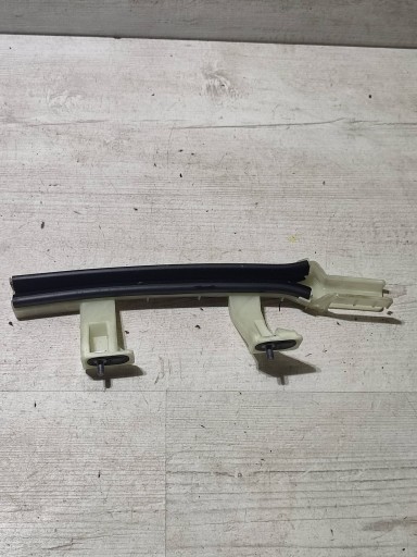 Opel Corsa F 2020 front side left Element mocujacy szybe