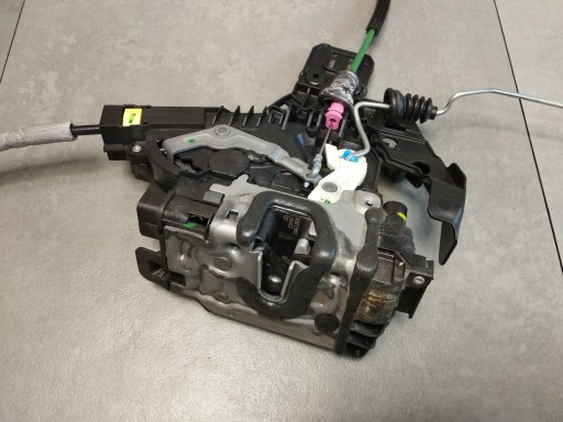 Mercedes-Benz E W213 lock right front A2220063999 UK