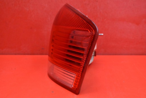 far desna stražnji dio stražnja 8P0945096 AUDI A3 8P 3D LIFT 04-08