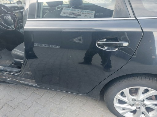 TOYOTA AURIS II E18 KOMBI tür komplet heck hinten links farbe 209
