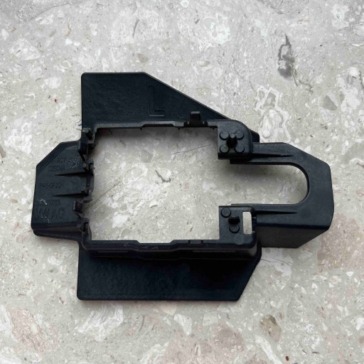 VW PASSAT B9 Halter Stütze RADARU links 3J0907113