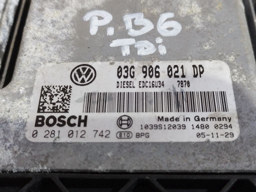 VW Passat B6 Computer Bedienteil DES MOTORS 03G906021DP